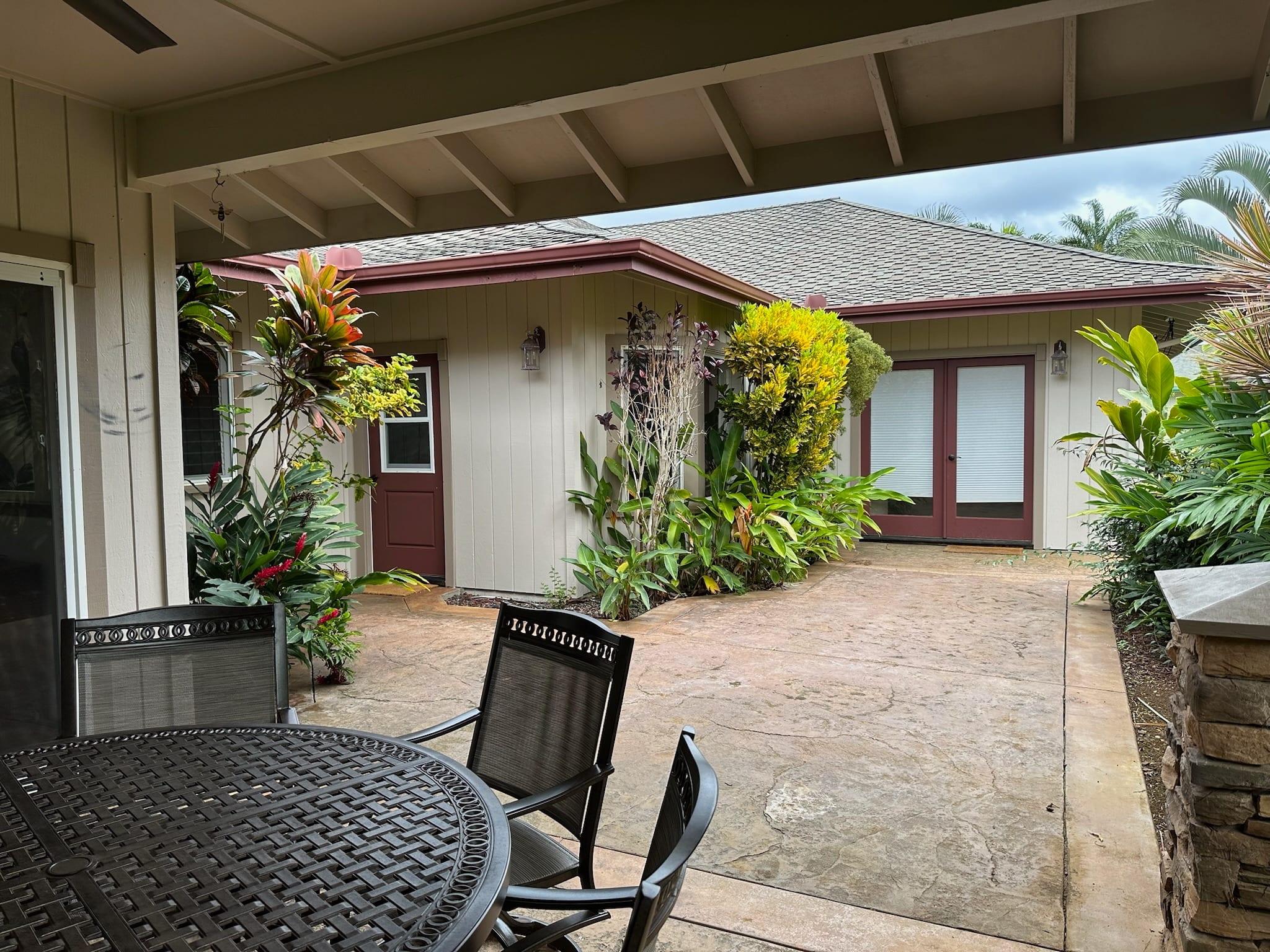 Covered lanai dining area at Emmalani Hale, a Princeville family villa for small families
